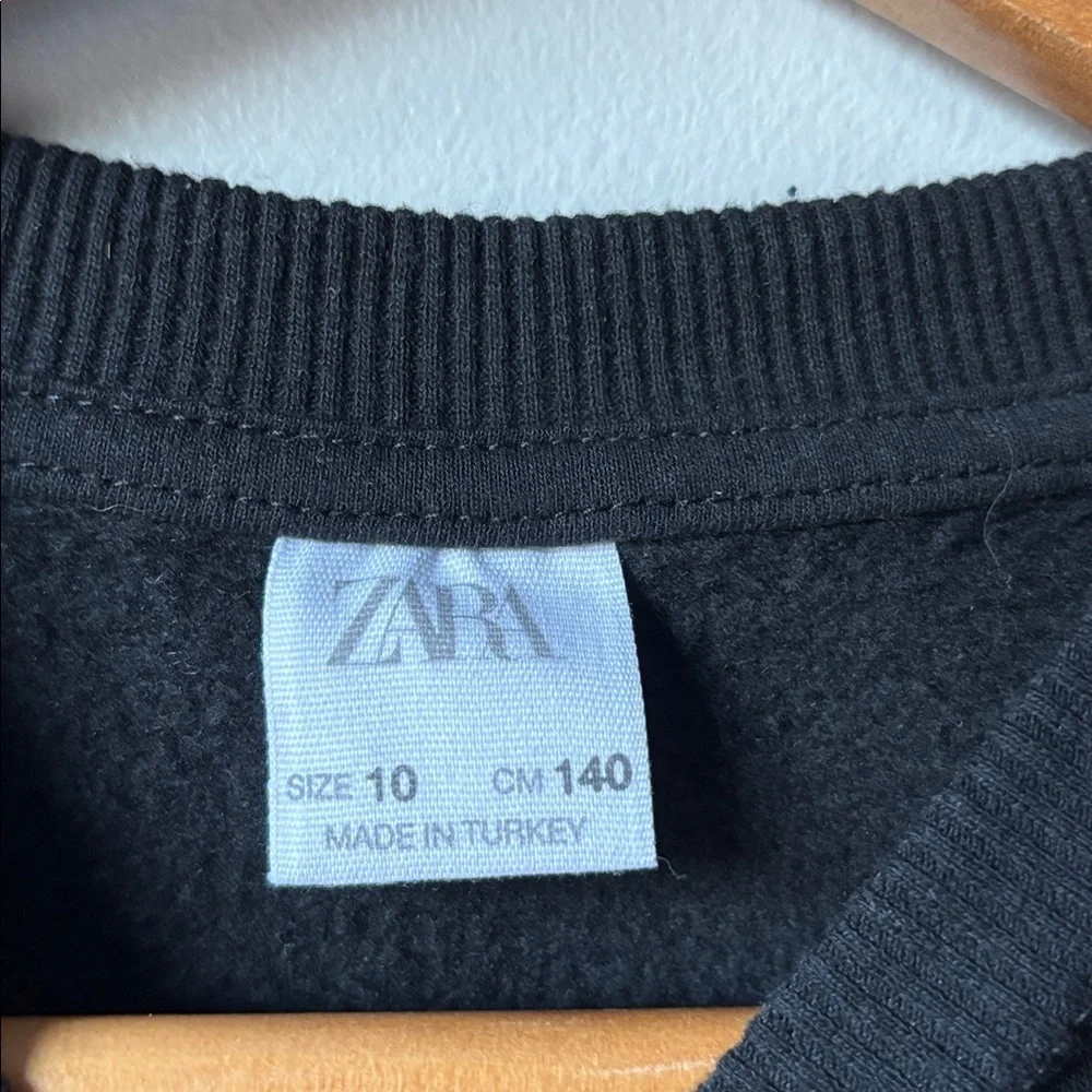 KIDS ! Zara 3pc Bundle size 8-9, 9 ,10 quilted jacket. Sweat shirt. Hoodie